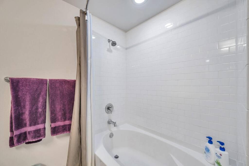 Luxury Apt 3 Mins To Dt Tampa -Pool-Gym-Balcony Extérieur photo