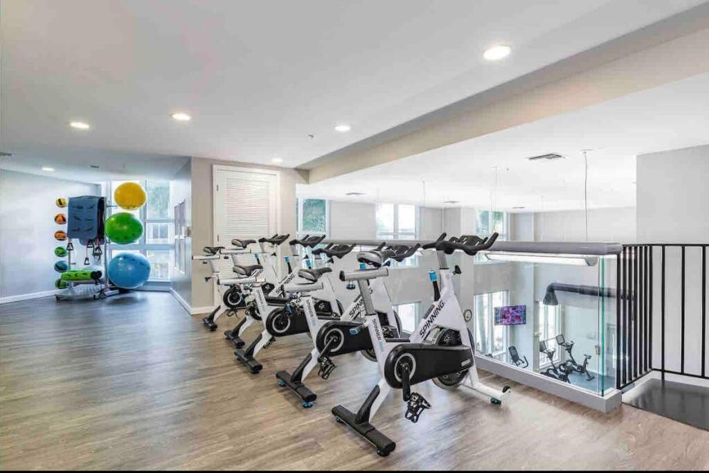 Luxury Apt 3 Mins To Dt Tampa -Pool-Gym-Balcony Extérieur photo