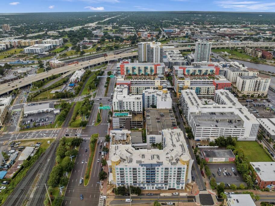 Luxury Apt 3 Mins To Dt Tampa -Pool-Gym-Balcony Extérieur photo