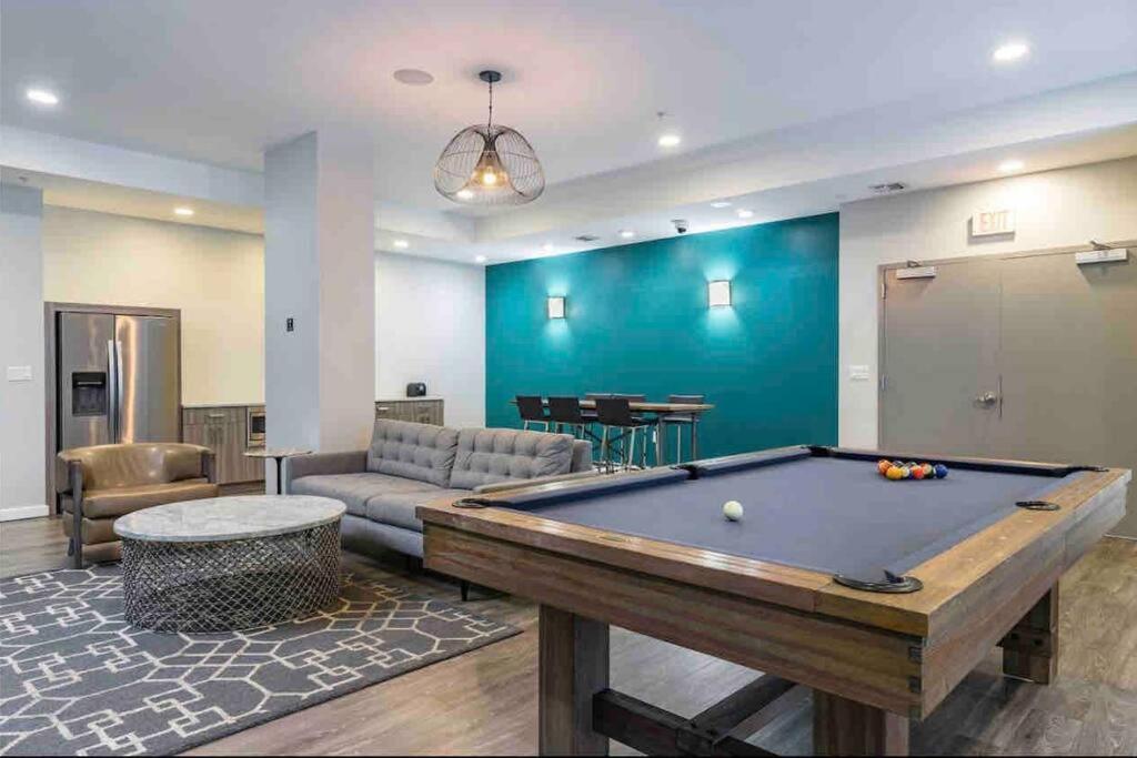 Luxury Apt 3 Mins To Dt Tampa -Pool-Gym-Balcony Extérieur photo